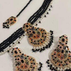& Other Stories Black and Gold Beaded Necklace Set